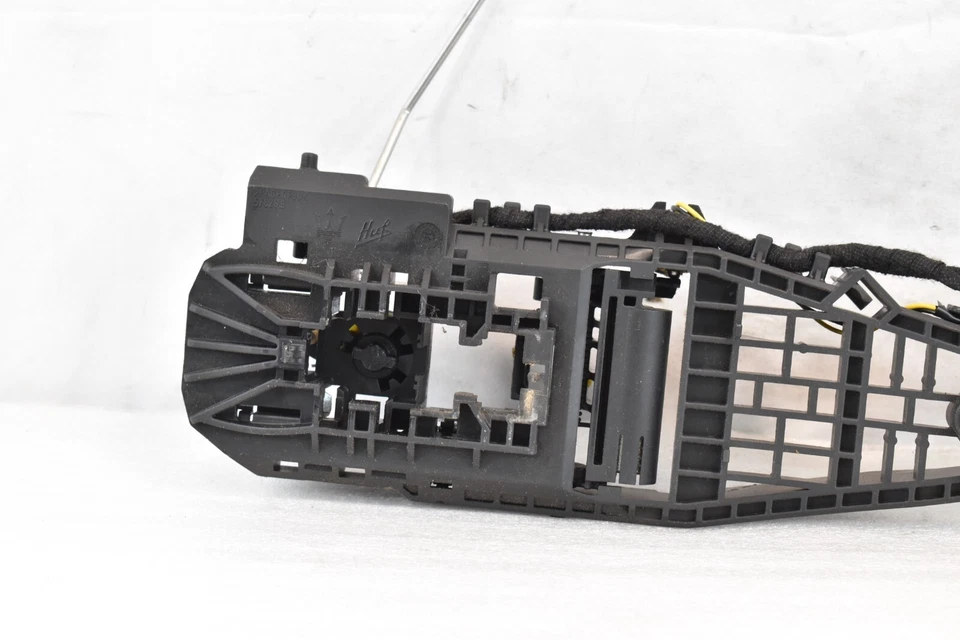 🚀 14-17 Maserati Quattroporte, mecanismo de maçaneta da porta esquerda LH, P/N 670005439 FABRICANTE DE EQUIPAMENTO ORIGINAL - Imagem 2 de 4