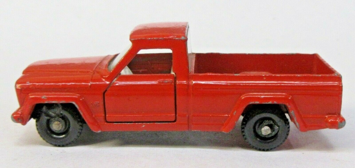 ミニカー MATCHBOX No.71 JEEP GLADIATOR PICK-UP Matchbox #71 JEEP GLADIATOR Pickup Truck black plastic wheels