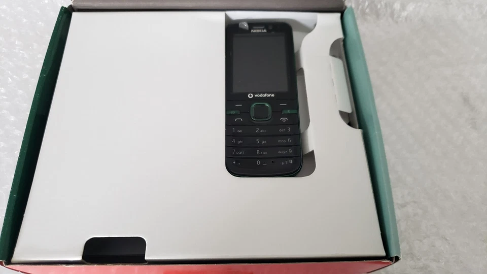 Nokia 6730 Classic (Unlocked) 3G Mobile Phone Green Rare - Image 4 of 4