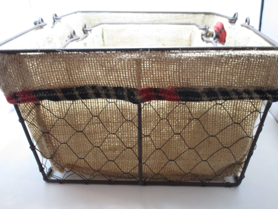 Set of 2 Chicken Wire Baskets 13"x9" and 10"x6.5" - Image 2 of 4