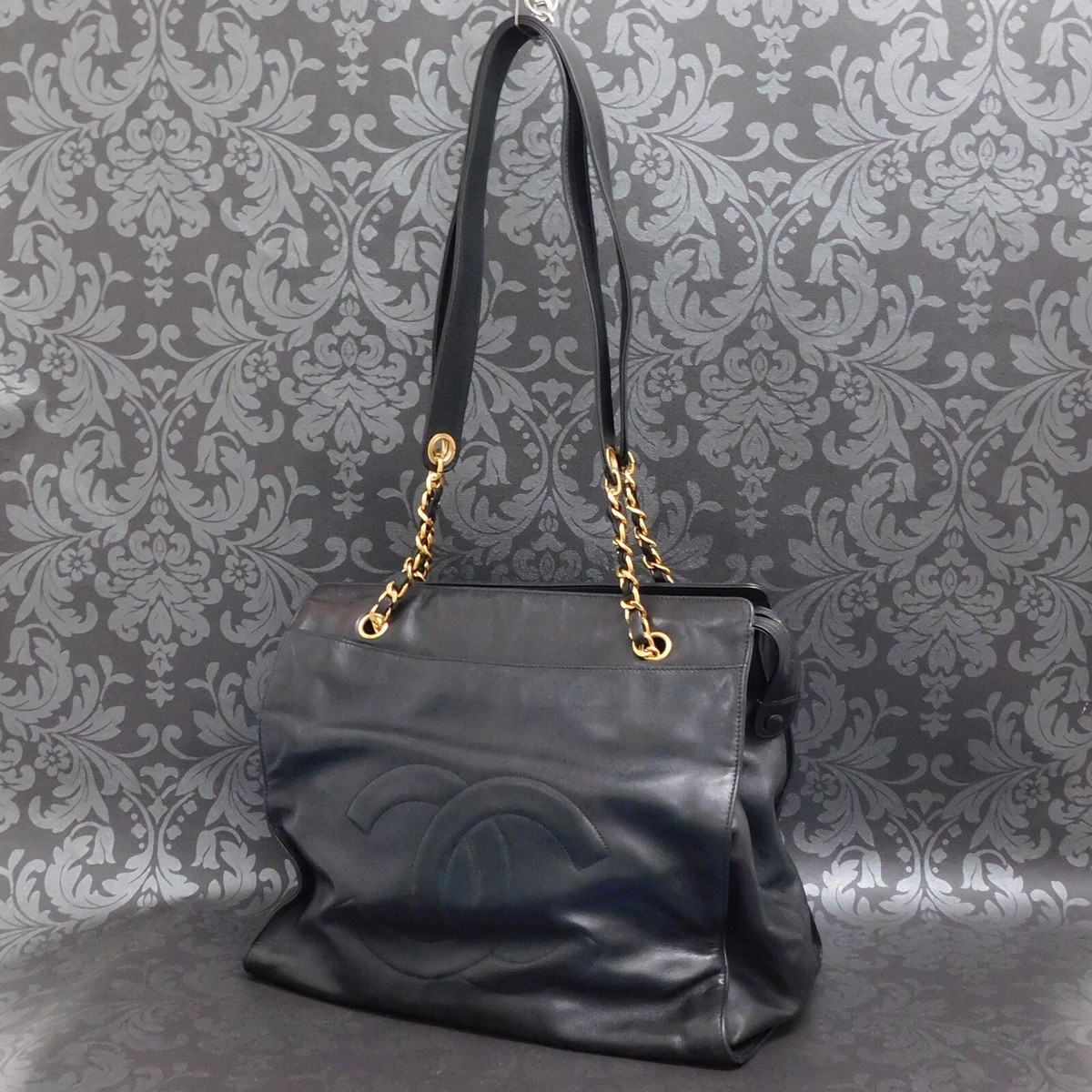 CHANEL 黒 レザー バッグ CCロゴ CHANEL Lamb Skin Leather Black CC Logo Shoulder Bag Tote Bag #2683