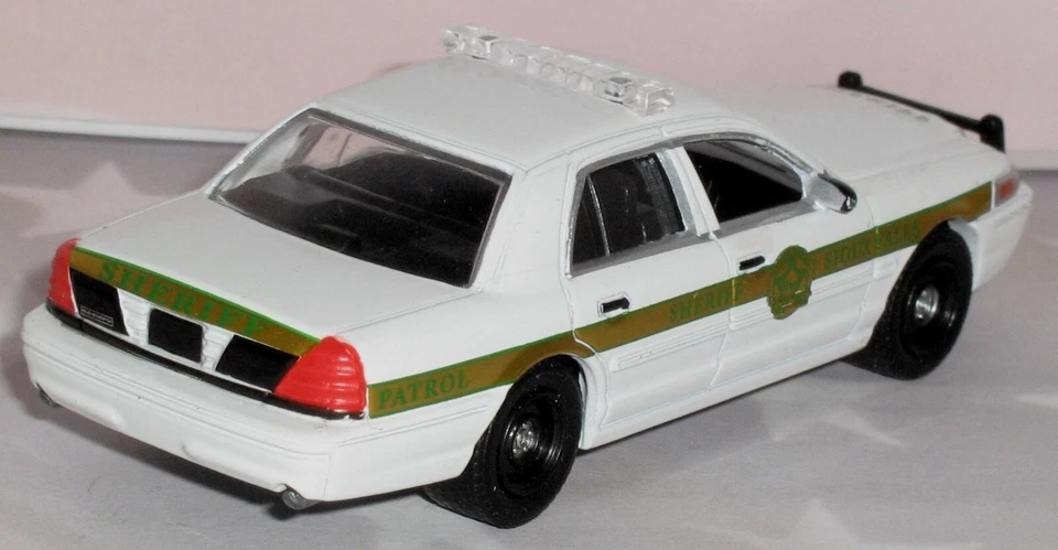 1/64 = SIOUX FALLS = SD SHERIFF DEPT PATROL / 2015 15 FORD CROWN VIC / VICTORIA Foto 2 de 3