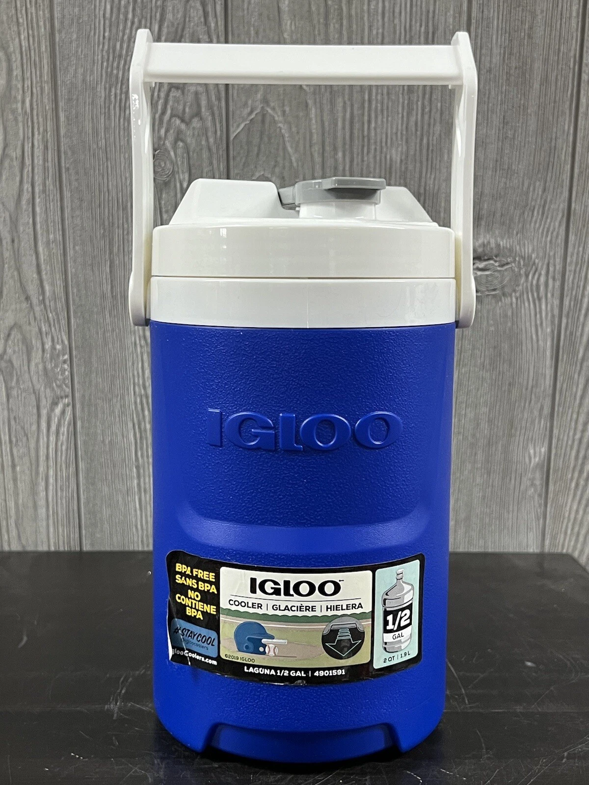 New IGLOO Laguna Pro Beverage Cooler 1/2 Gallon Sports Hooks