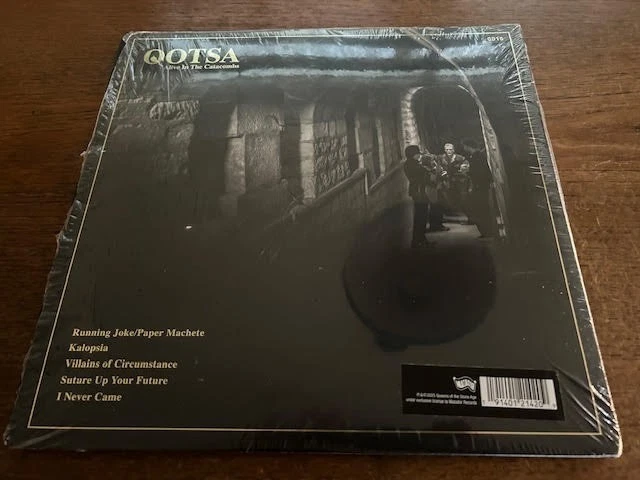 QUEENS OF THE STONE AGE 'ALIVE IN THE CATACOMBS' NUMBERED DELUXE EDITION - Image 2 of 4