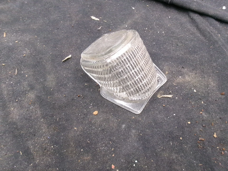 Lente de luz de estacionamiento especial de lujo Plymouth P11 Deluxe P12 86489 NOS 1941 Foto 2 de 3