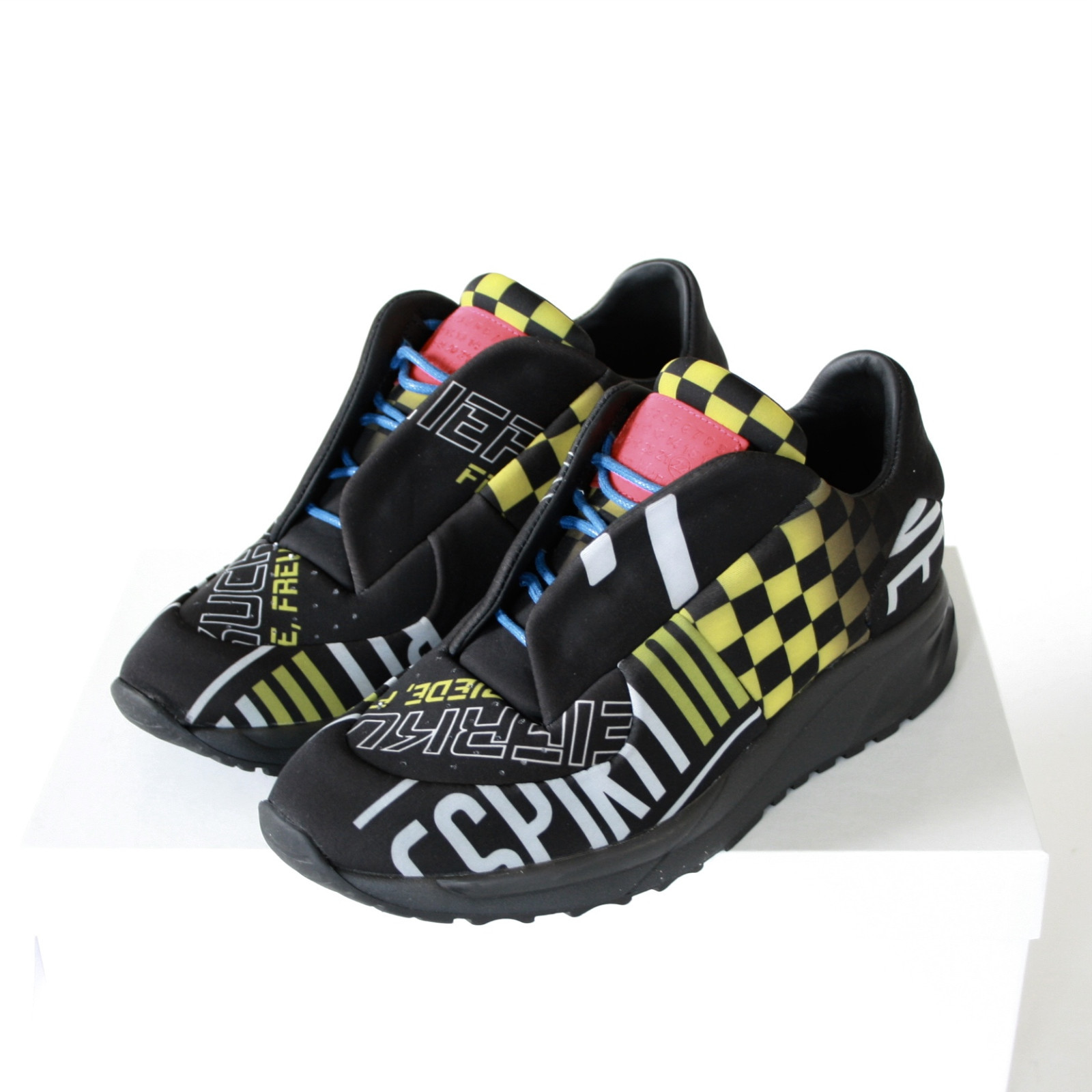 low top racing shoes