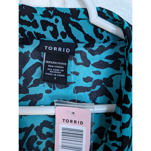 Torrid Blouse 1X Blue Black Leopard Print Sleeveless Button Up Shirt Pocket NWT - Picture 4 of 5