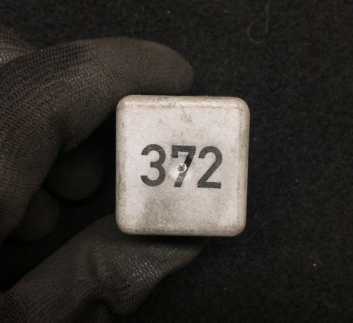 4D0951253 VW AUDI Relais Nr.372 Arbeitskontaktrelais für Kraftstoffpumpe