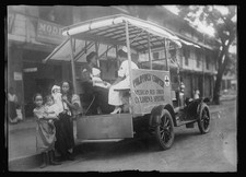 Foto: Manila P.I. Vehículo clínico móvil especial para niños de la Cruz Roja de los años 20