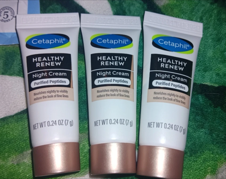 8 件装 Cetaphil & Thayers 护肤套装 — 第 2/4 张图片