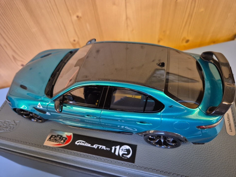 Alfa Romeo Giulia GTAM 1/18 (Verde Montreal) 1/18 BBR BBRC1852C2-21 - Photo 4/4