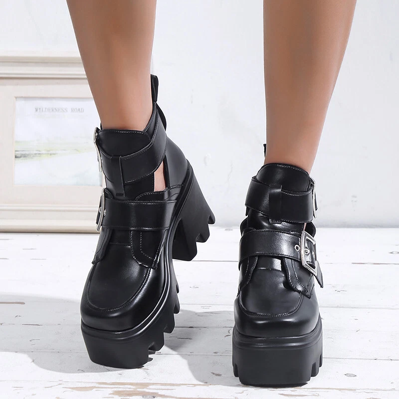 Round toe top platform boots