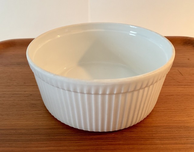 Apilco France White Porcelain Ribbed 6 3/4" Souffle / Serving Dish