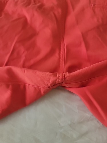 Gap - 10" Lived In Shorts - Beautiful Coral Color - Size 40" X 10" Inseam - Picture 12 of 14