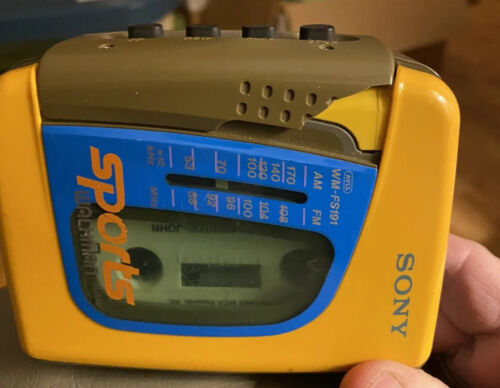 Vintage Walkman Sony Sports Yellow AM/FM Radio Cassette Player WM-FS191 Works - Picture 3 of 12