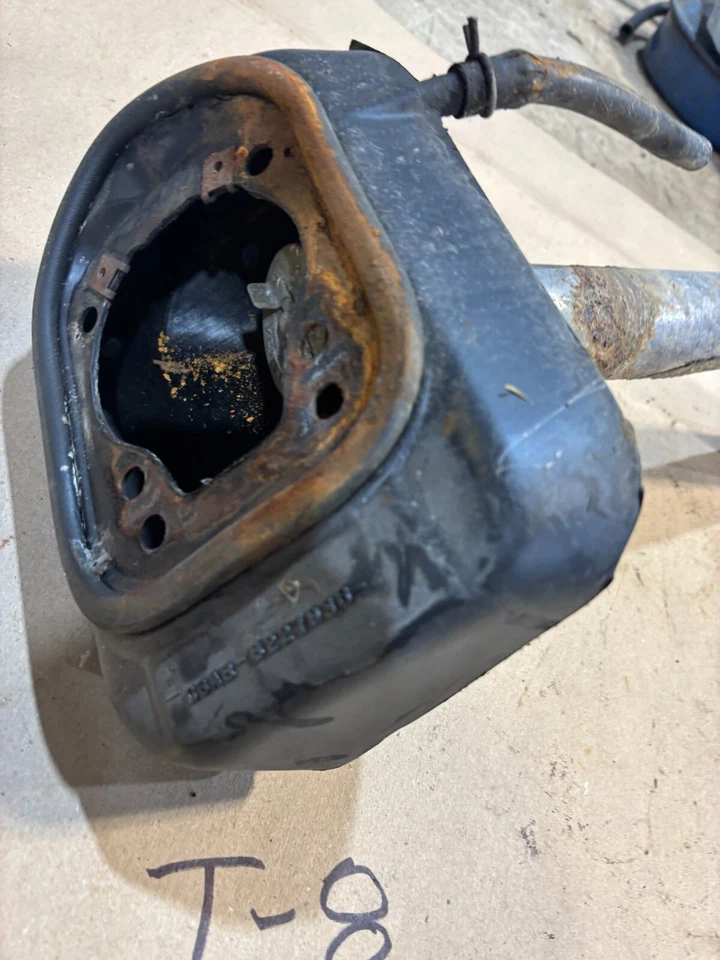 Ford Galaxy Ltd 68 1968 cuello de llenado de combustible con cubierta OEM C8AB-6227936-B Galaxy Foto 2 de 4