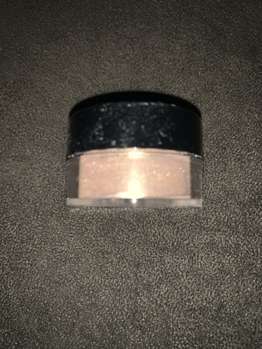 NEW Bellapierre Cosmetics Mineral Eyeshadow, SP003 Champagne, 0.07 oz - Picture 1 of 3