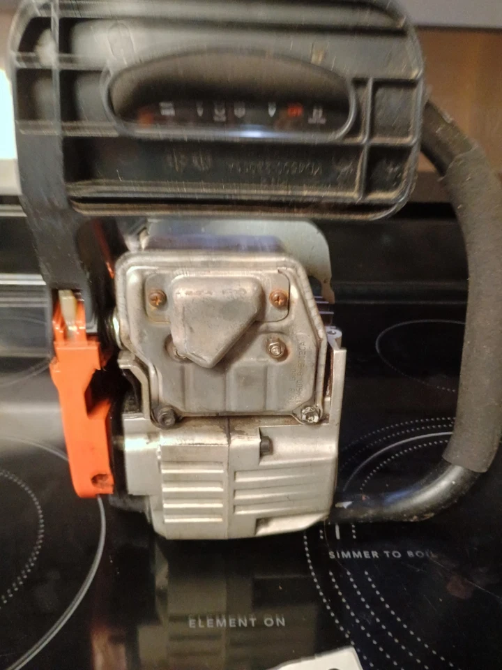 Remington Outlaw Gas Chainsaw 20" SA33814 For Parts Model RM4620 Mtd Used As Is - Image 2 of 4