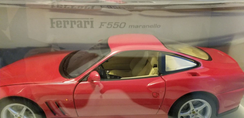 FERRARI F 550 Maranello 1/18 By UT Models - Image 4 of 4
