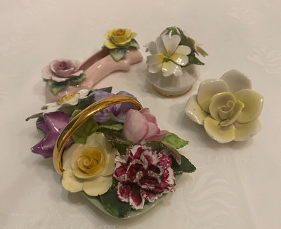 Royal Adderley, Radnor, Jon Anton & Another Bone China Blumenornamente