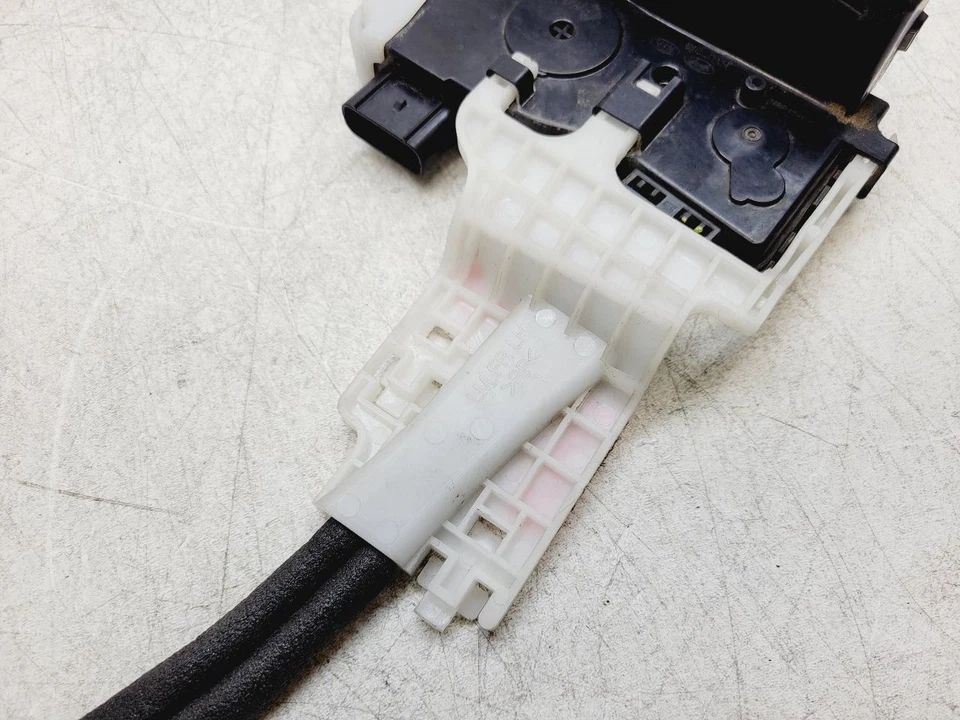 10 2011 2012 2013 2014 2015 HYUNDAI TUCSON LEFT DRIVER FRONT DOOR LOCK ACTUATOR - Image 4 of 4