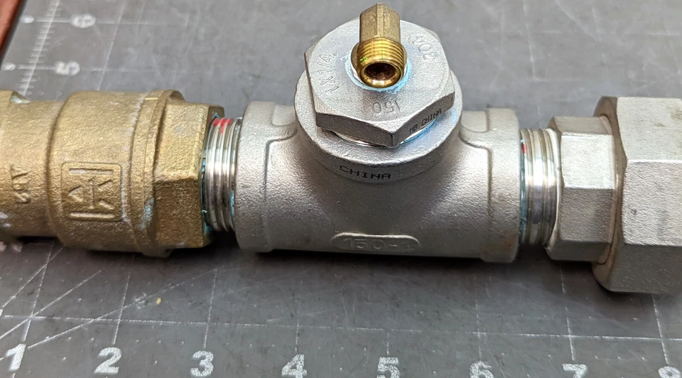 1" Tee, Union, 1” x ¼” Hex Bushing, Brass Check Valve #150 Cast 304 SS [A4B2] - Image 4 of 4