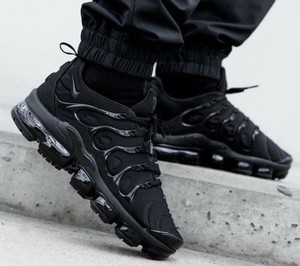 nike vapormax plus