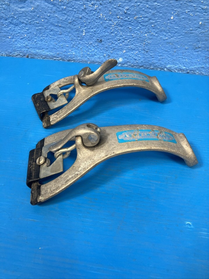 2 QuikNEasy Roof Rack Gutter Mount Towers Quick Footpack Mounts eBay