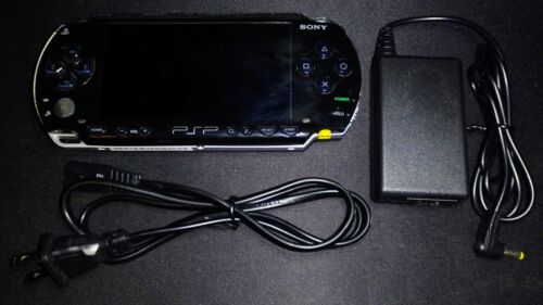 Sony PLAYSTATION Portable Noir PSP-1001 Console Système + 1GB SD G/VG Cn - Photo 1/5