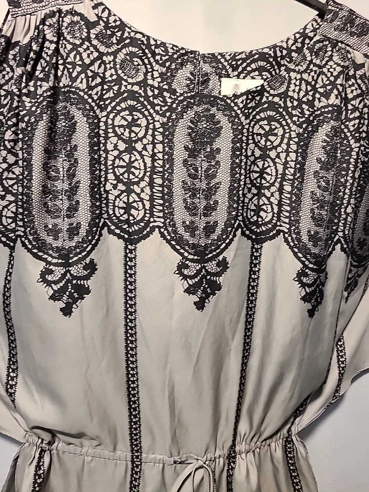 Blusa Beige by ECI Mediana Negra Gris Cachemira Hombro Frío Boho Lagenlook Playa Foto 3 de 4