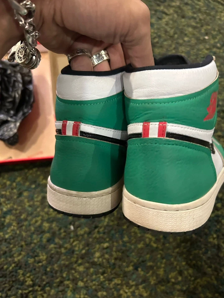 Talla 9 C / 7,5 M - Air Jordan 1 Retro OG Alto Verde de la Suerte Foto 4 de 4