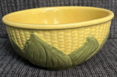 Shawnee Pottery Corn King Mixing Bowl 3 3/4" Tall -Number 8 in series.