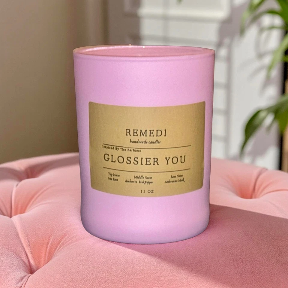 Vela Glossier You Foto 3 de 4