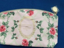 Est e Lauder Rose Flower Print Makeup Bag - New