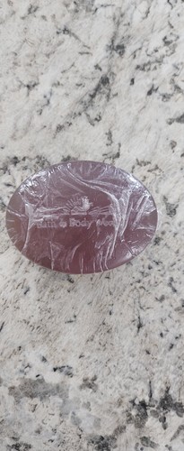 Bath and Body Works Gentle Glycerin Soap Sun Ripened Raspberry 4.0 oz Sealed - Picture 2 of 2
