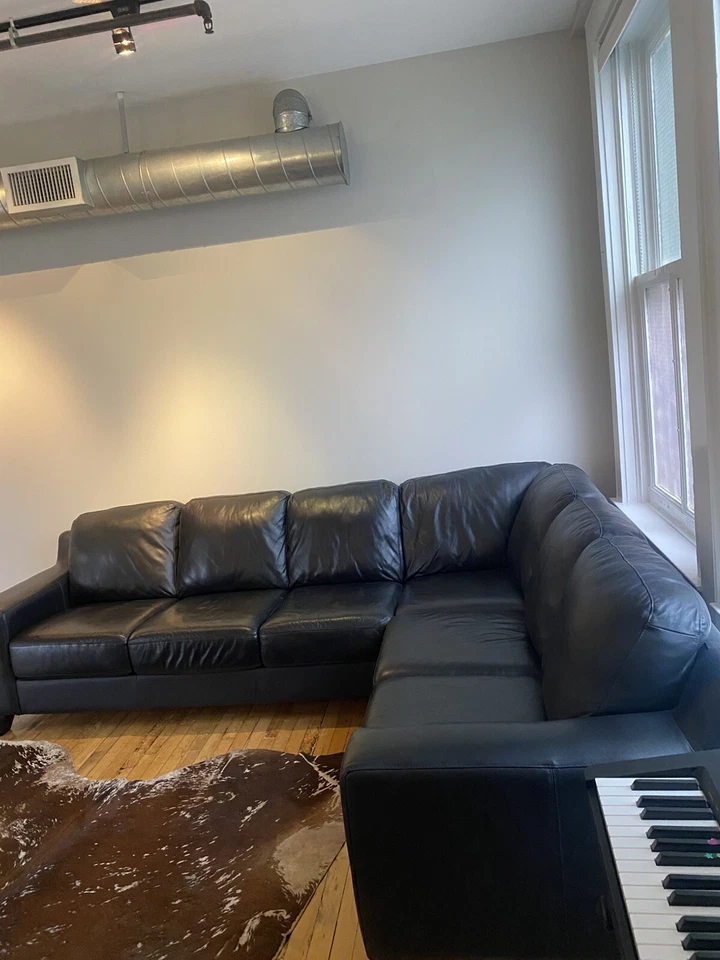 Seccional cuero negro genuino Foto 3 de 4