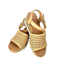 Universal Thread Women Shoes NWT Size 8.5 Tan Chunky Platform Wedge Sandals