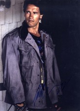 TERMINATOR ACTOR Arnold Schwarzenegger autograph, signed oversize photograph