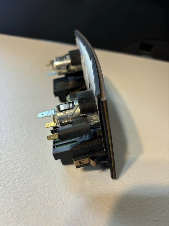 04-10 BMW E60 E61 SERIE 5 CONSOLA CENTRAL PANEL MADERA 12V AUX OEM 695115004 550i Foto 4 de 4