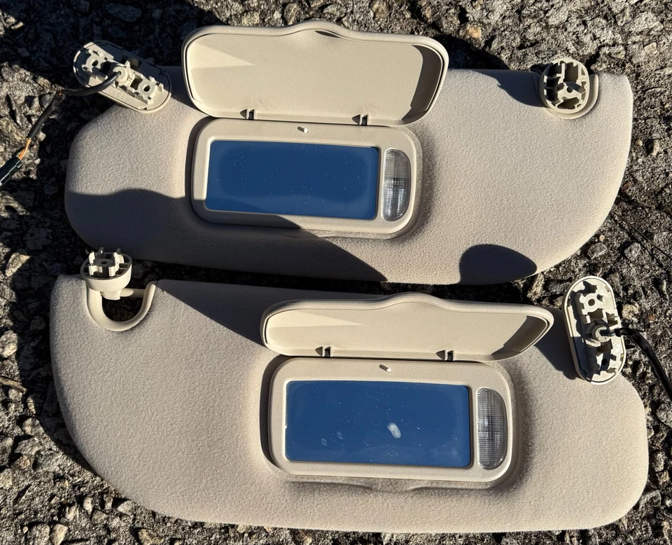 2003-2005 Mercury Mountaineer Ford Explorer Aviator Beige Lighted Sun Visors OEM - Image 2 of 3