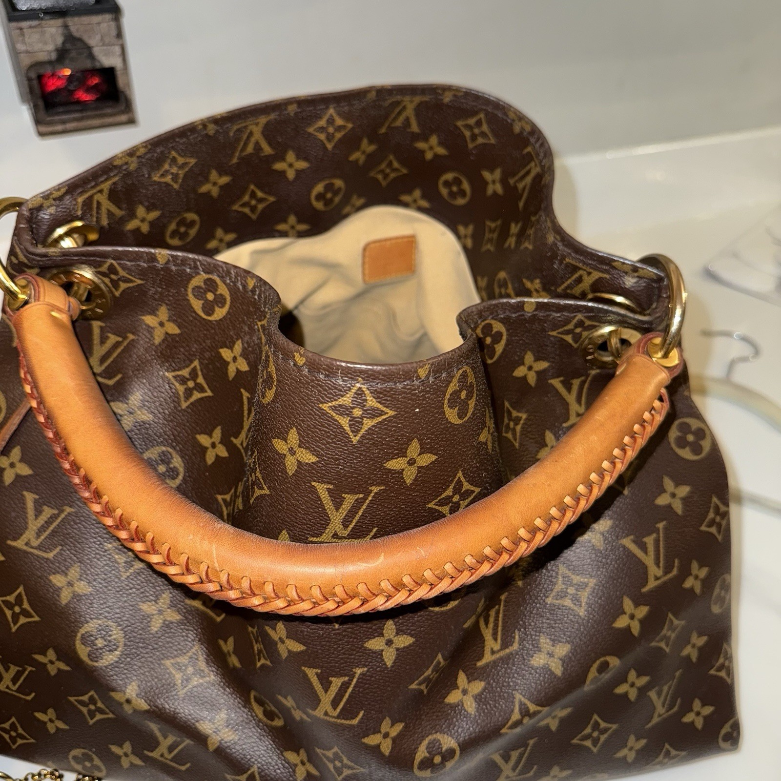 Louis Vuitton Artsy Shoulder Bag MM Brown Canvas Monogram