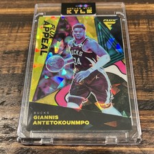 2022-2023 Panini Giannis Antetokounmpo Bucks Gold Flux Prizm 1/10