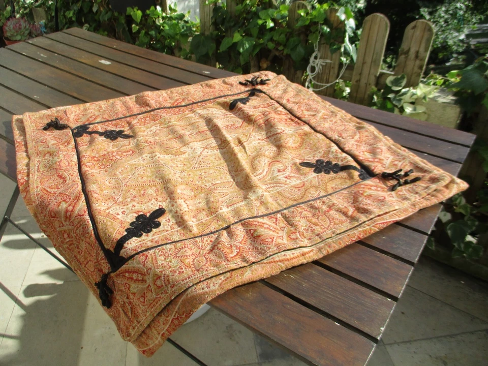 gros coussin fait avec un châle Cachemire ancien 1860 et 1976 - Photo 2/4