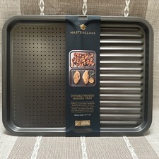MasterClass 2-in-1 Divided Crisping/ Ridged Baking Tray with Non-stick Coating