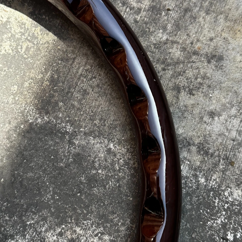 Volante negro de 15" con empuñadura de madera y botón oficial de bocina Chevy - 6 orificios Foto 4 de 4