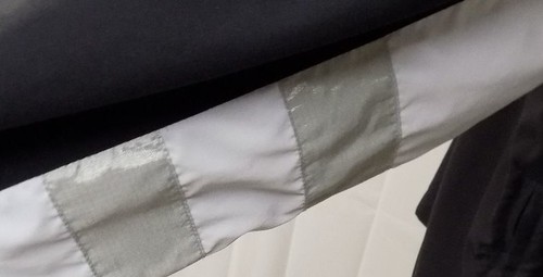 CHAQUETA CORTAVIENTOS TOMMY HILFIGER PARA HOMBRE NEGRA BLANCA TALLA XL DELETREADA - Imagen 3 de 7