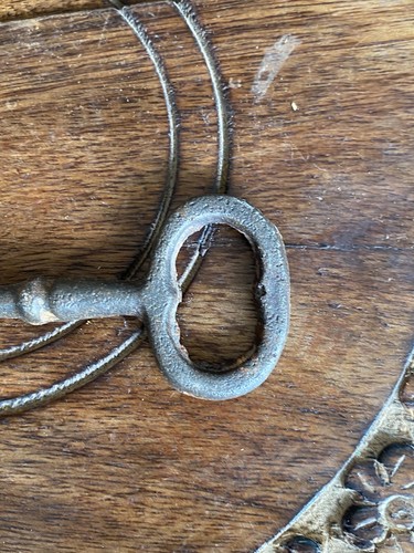 Vintage altes Sammlerstück handgeschmiedet Eisen Hohlfass Skelett Schlüssel Schrank Schlüssel - Bild 3 von 5