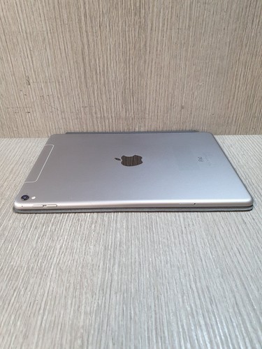A1674 Apple iPad Pro 2016 128GB, Wi-Fi, 9.7in - Silver Grade B ED1405 - Picture 7 of 7