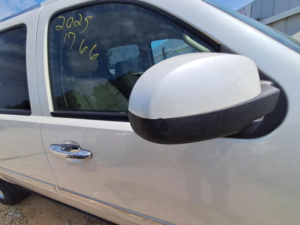 Used Rear Right Door Assembly Rear Side fits: 2011 Gmc Yukon xl 1500 Rear Right - Image 3 of 4