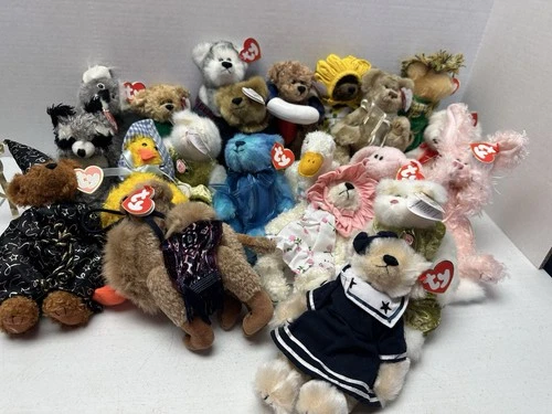 Vtg Attic Treasures Lot of 21 Beanie Babies Cat Bears Camel Goose Raccoon Duck